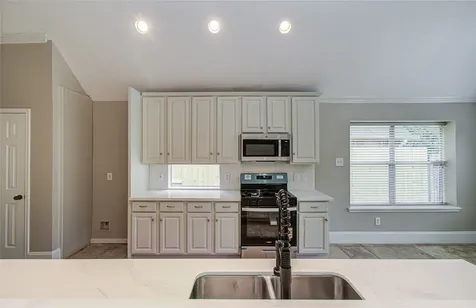 6801 Paigetree Lane Pearland TX 77584