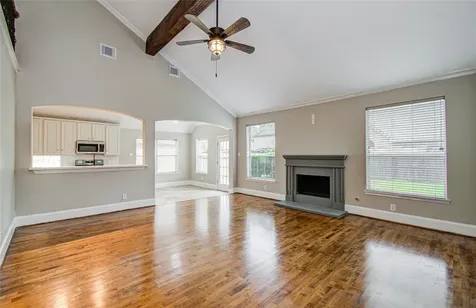 6801 Paigetree Lane Pearland TX 77584