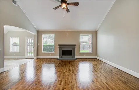 6801 Paigetree Lane Pearland TX 77584