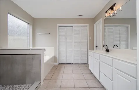 6801 Paigetree Lane Pearland TX 77584