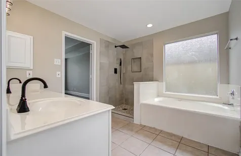 6801 Paigetree Lane Pearland TX 77584