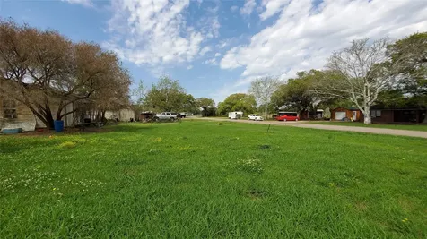 108 Country Oaks Street Brazoria TX 77422