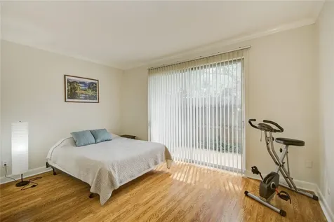 2100 Tanglewilde Street 349 Houston TX 77063