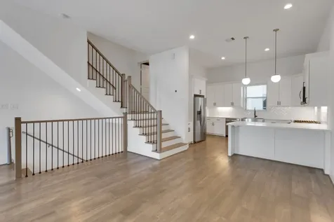 1526 Chestnut Street Houston TX 77009