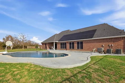 3627 Madison Avenue Beach City TX 77523