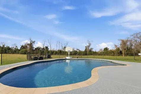 3627 Madison Avenue Beach City TX 77523