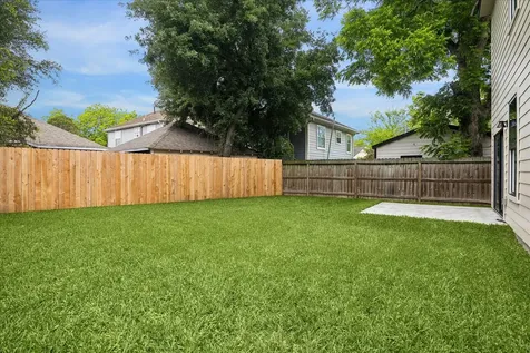125 N Sidney Street Houston TX 77003