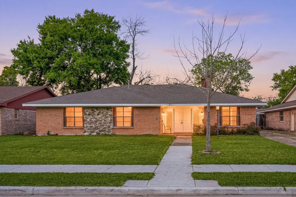 119 Ravenhead Drive Houston TX 77034