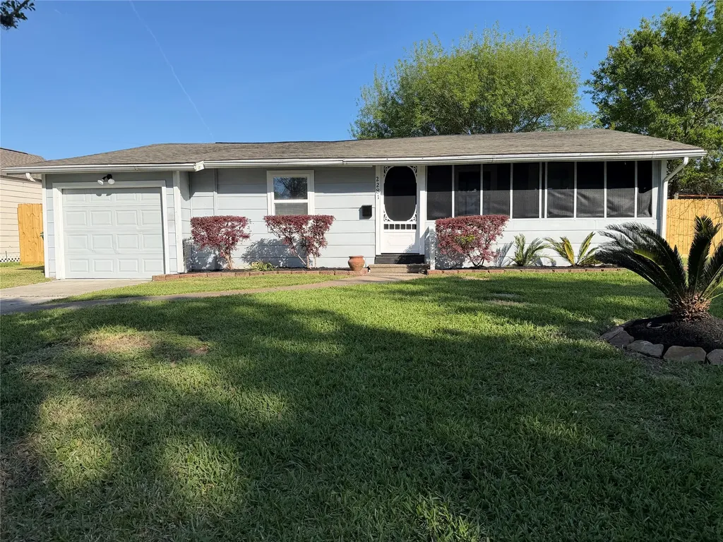 2281 Des Jardines Street Houston TX 77023