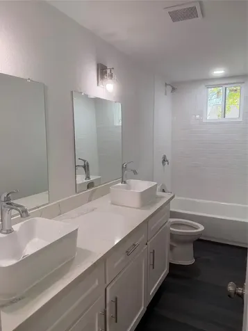 2281 Des Jardines Street Houston TX 77023
