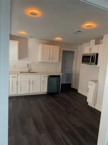 2281 Des Jardines Street Houston TX 77023