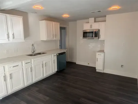 2281 Des Jardines Street Houston TX 77023