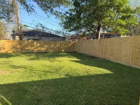 2281 Des Jardines Street Houston TX 77023