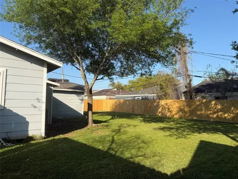 2281 Des Jardines Street Houston TX 77023