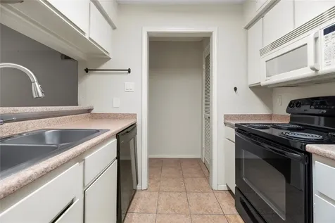 4637 Wild Indigo Street 421 Houston TX 77027