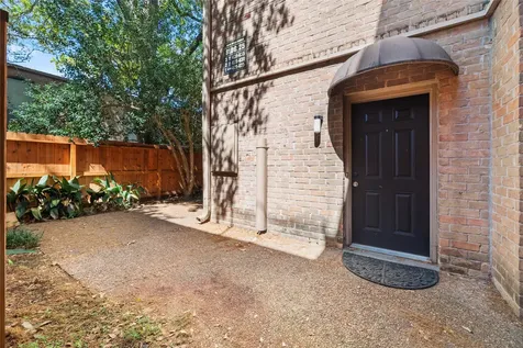 4637 Wild Indigo Street 421 Houston TX 77027
