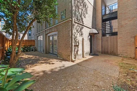 4637 Wild Indigo Street 421 Houston TX 77027