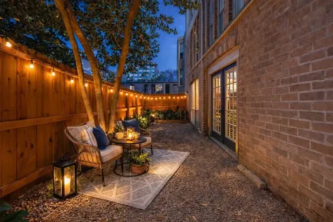 4637 Wild Indigo Street 421 Houston TX 77027