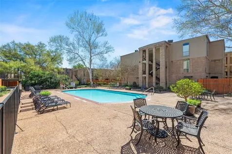4637 Wild Indigo Street 421 Houston TX 77027