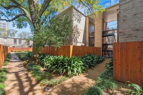 4637 Wild Indigo Street 421 Houston TX 77027