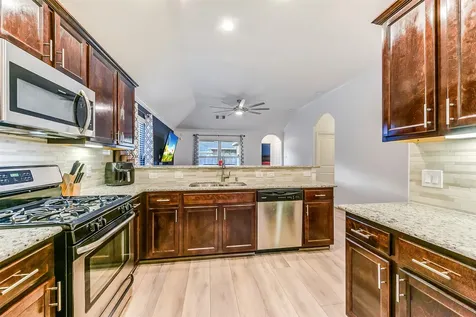 2410 Brown Maple Drive Fresno TX 77545