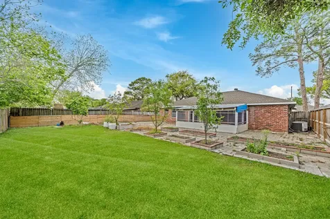 10606 Kirkdale Drive Houston TX 77089