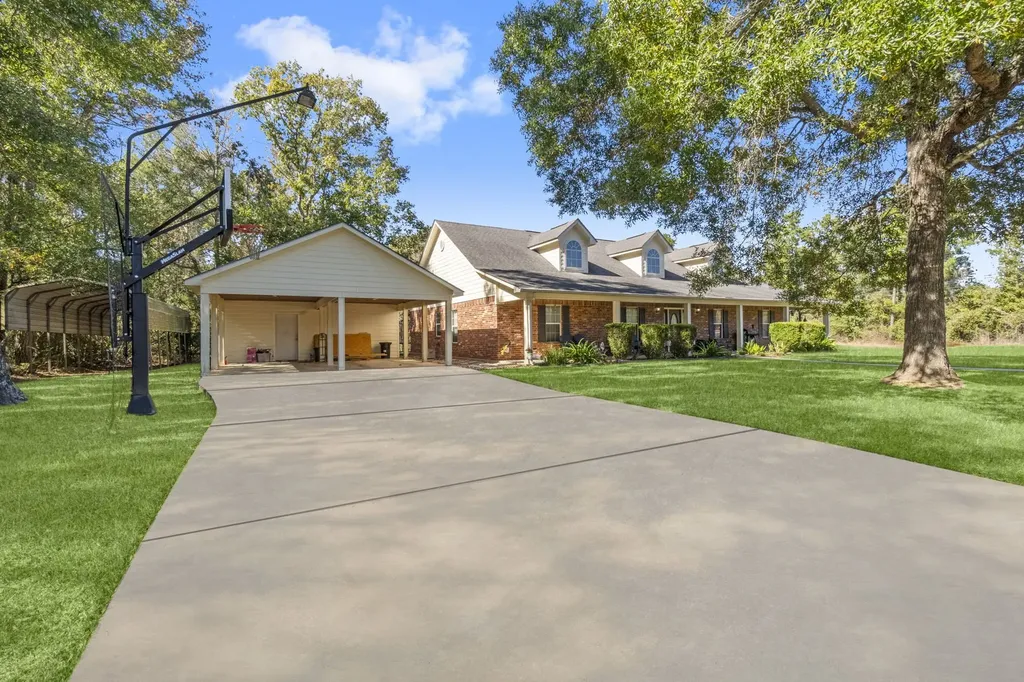 130 Country Charm Livingston TX 77351