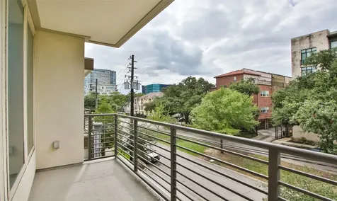 4819 Caroline Street 206 Houston TX 77004