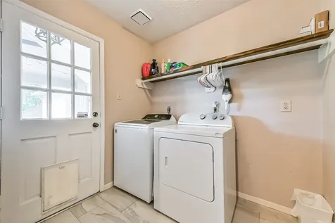 1806 Middlecreek Street Friendswood TX 77546