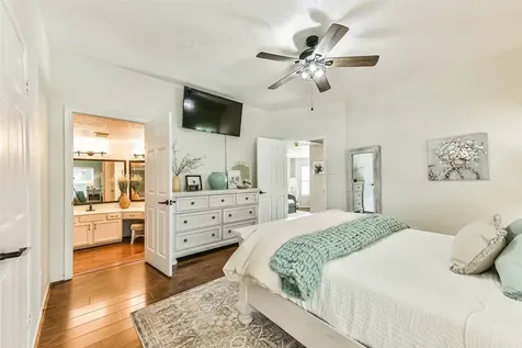 1806 Middlecreek Street Friendswood TX 77546