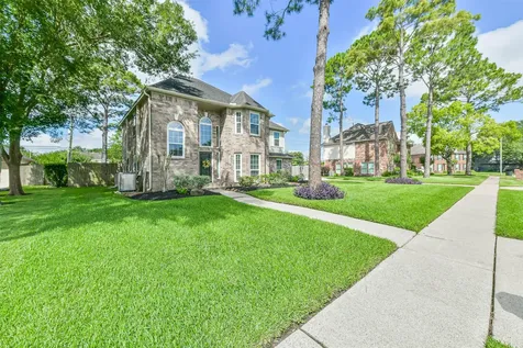1806 Middlecreek Street Friendswood TX 77546