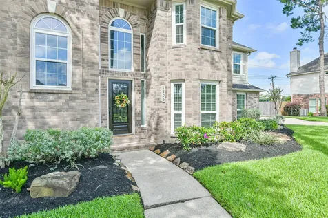 1806 Middlecreek Street Friendswood TX 77546