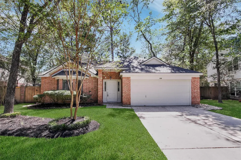 198 N Village Knoll Circle The Woodlands TX 77381
