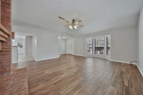 198 N Village Knoll Circle The Woodlands TX 77381