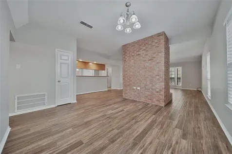 198 N Village Knoll Circle The Woodlands TX 77381
