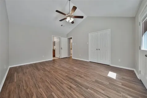 198 N Village Knoll Circle The Woodlands TX 77381