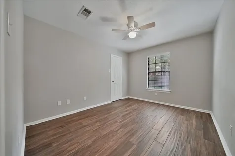 198 N Village Knoll Circle The Woodlands TX 77381