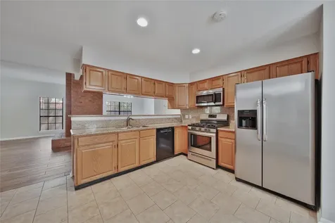 198 N Village Knoll Circle The Woodlands TX 77381
