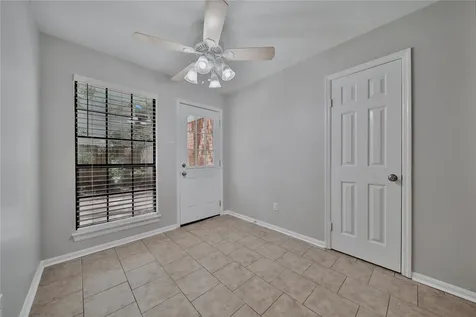 198 N Village Knoll Circle The Woodlands TX 77381