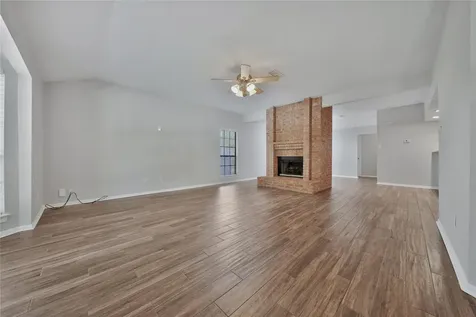 198 N Village Knoll Circle The Woodlands TX 77381