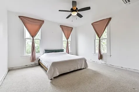 3002 Avenue Q 1/2 Galveston TX 77550