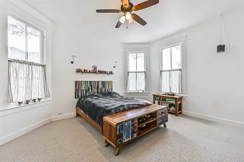 3002 Avenue Q 1/2 Galveston TX 77550