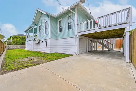 3002 Avenue Q 1/2 Galveston TX 77550