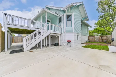 3002 Avenue Q 1/2 Galveston TX 77550
