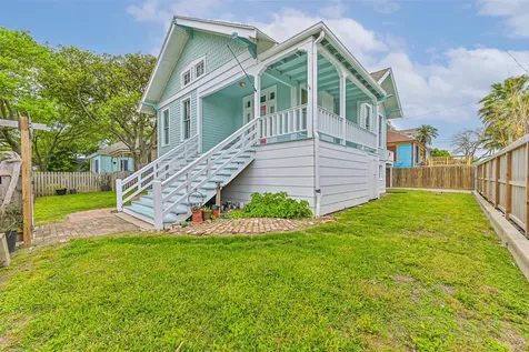 3002 Avenue Q 1/2 Galveston TX 77550