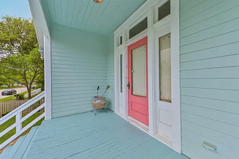 3002 Avenue Q 1/2 Galveston TX 77550