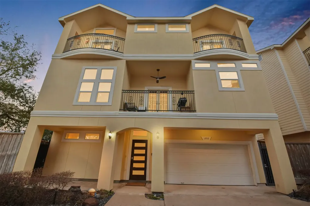 1202 W 25th Street Houston TX 77008