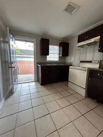 301 W Austin Avenue Pasadena TX 77502