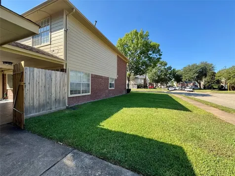 5722 Fort Sumter Lane Houston TX 77084