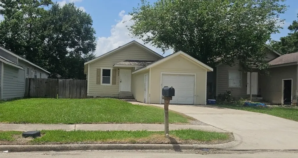 11919 Kingslake Forest Drive Houston TX 77044